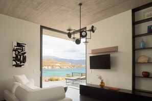 Interior - Cavo ilya
Seaside Villas in Karystos, Evia, Greece
 
 (Karystos)