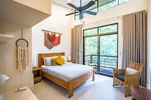 3 bedrooms, in-room safe, desk, free WiFi