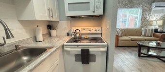 Spacious Cottage 1.5 Mi To Beach Kitchen W&D King Bed Dock On The Imperial River