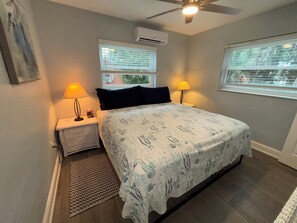 1 slaapkamer, een strijkplank/strijkijzer, gratis wifi, beddengoed