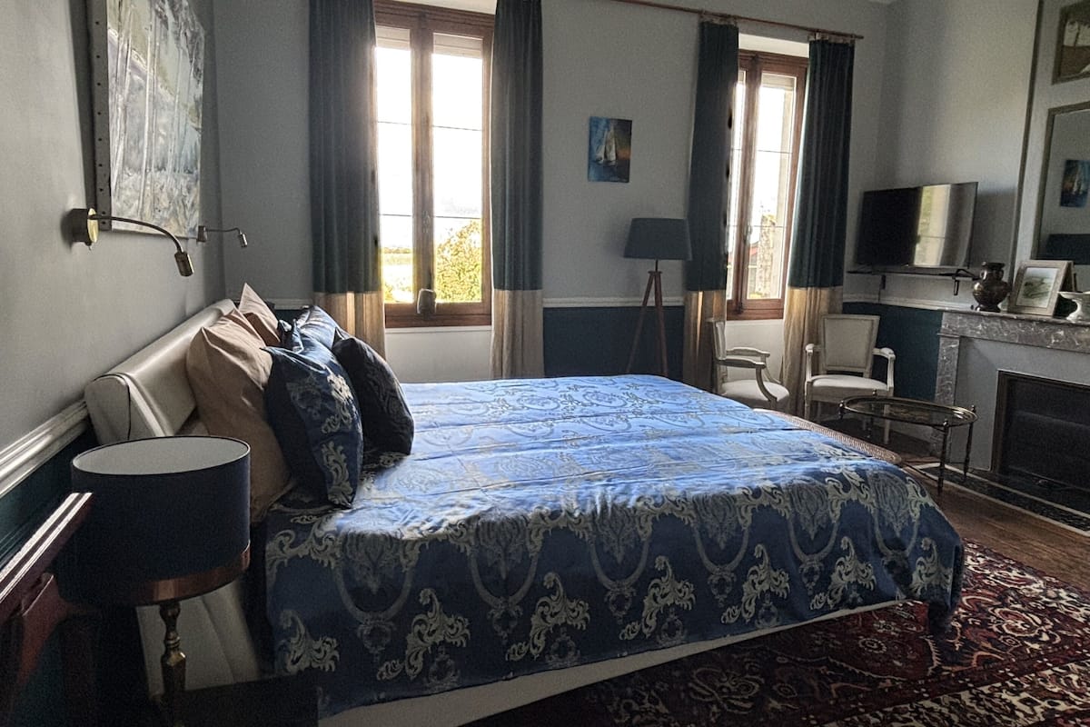 Luxury Double Room, River View (Chateau Tronquoy)