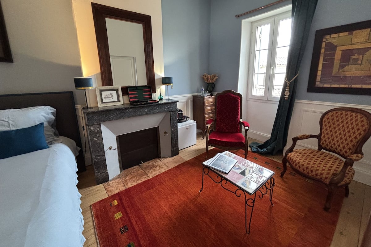 1 bedroom, premium bedding, memory foam beds, individually decorated