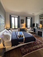 Chambre Double Luxe, vue fleuve (Chateau Tronquoy) | Literie de qualité supérieure, matelas mémoire de forme