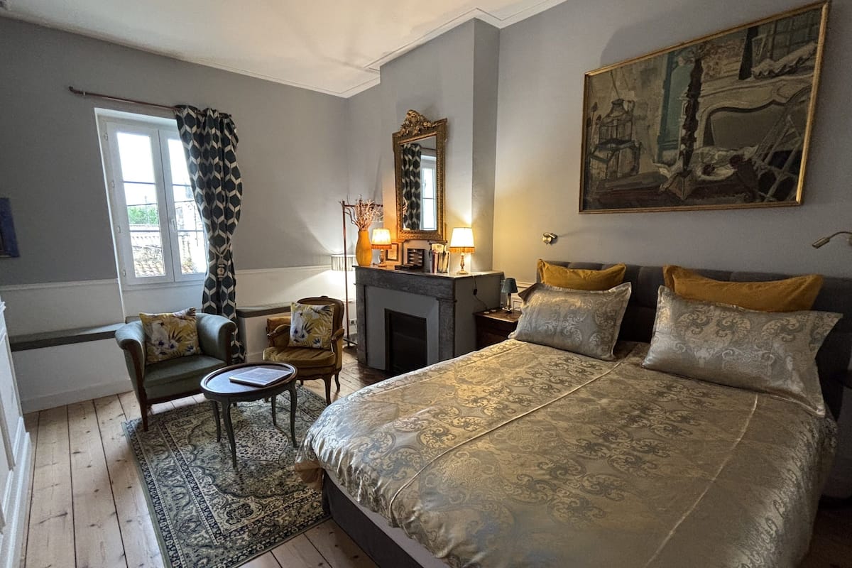 1 bedroom, premium bedding, memory foam beds, individually decorated