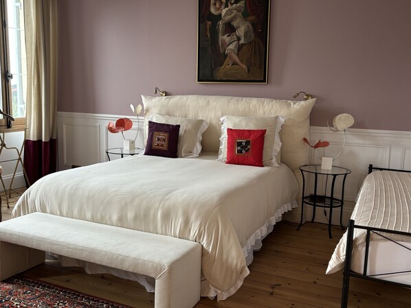 Kamar Triple Superior, ensuite, pemandangan sungai (chambre chateau Montrose) | Seprai premium, busa memori, dan didekorasi berbeda-beda