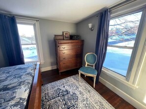 5 slaapkamers, een strijkplank/strijkijzer, wifi, beddengoed