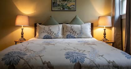 Berkshire House Stay: 5BR/5BA