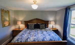 5 bedrooms, iron/ironing board, WiFi, bed sheets