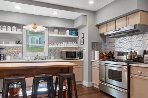 Berkshire House Stay: 5BR/5BA