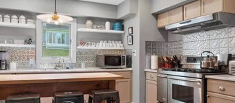 Berkshire House Stay: 5BR/5BA