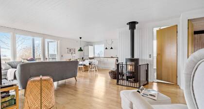 Gemütliches Haus in Glesborg mit Küche