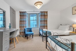 3 bedrooms, iron/ironing board, bed sheets - Seaside Sanctuary House By My Getaways (Brighton)