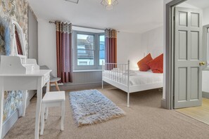 3 Schlafzimmer, Bügeleisen/Bügelbrett, Bettwäsche