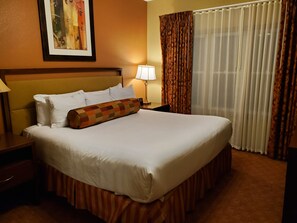 2 soverom, safe på rommet, strykejern/-brett og wi-fi (inkludert)