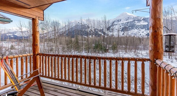 Property grounds - The Snow Raven Alaskan Retreat (Girdwood)