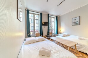 2 bedrooms, iron/ironing board, WiFi, bed sheets - Elegant apartment  – heart of Presqu’île, Lyon 2 (Lyon)