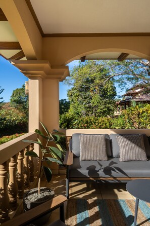 Property grounds - Newley renovated 2BR condo with pool near beach - Villa Pacifico
(Playa Junquillal)