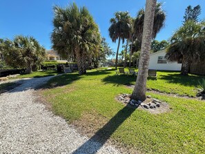 Property grounds - Large Deck On Imperial Gulf Access River Kayak Launch Kit W&D 1.3M To Beach (Bonita Springs)