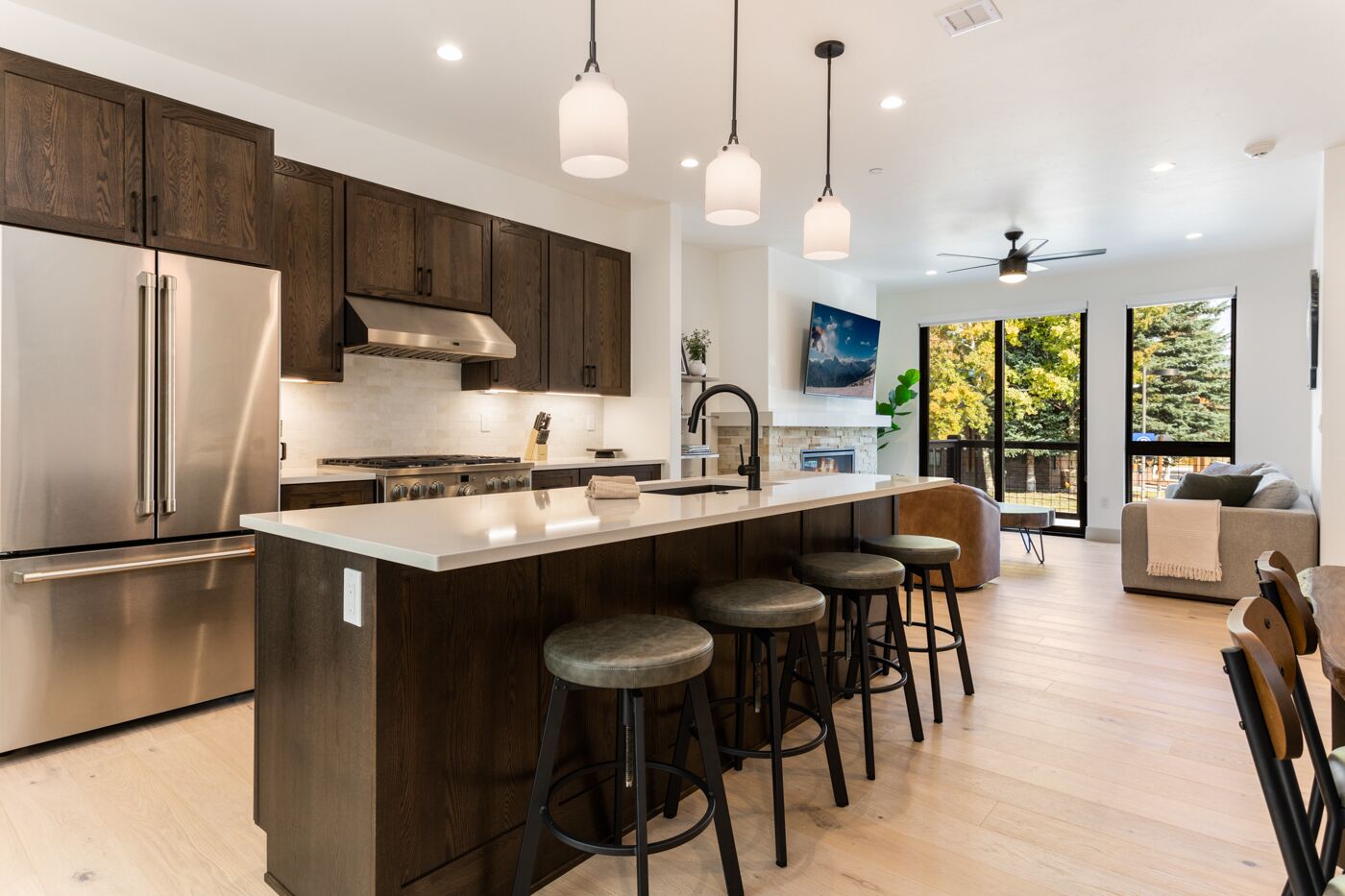 Luxury Townhome by Ski Resorts: 3BR/3.5BA/Sleeps 8