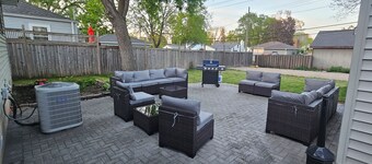 Clean, Spacious Home. MOA, MSP, Game Room, Big TV