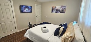 4 bedrooms, desk, iron/ironing board, free WiFi - Clean, Spacious Home. MOA, MSP, Game Room, Big TV (Richfield)