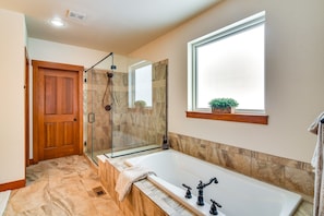 Hair dryer, towels - Family Home w/ Hot Tub: 6 Mi to Winter Park Resort (Fraser)