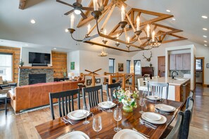 Dining - Family Home w/ Hot Tub: 6 Mi to Winter Park Resort (Fraser)