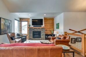 TV, fireplace, books - Family Home w/ Hot Tub: 6 Mi to Winter Park Resort (Fraser)