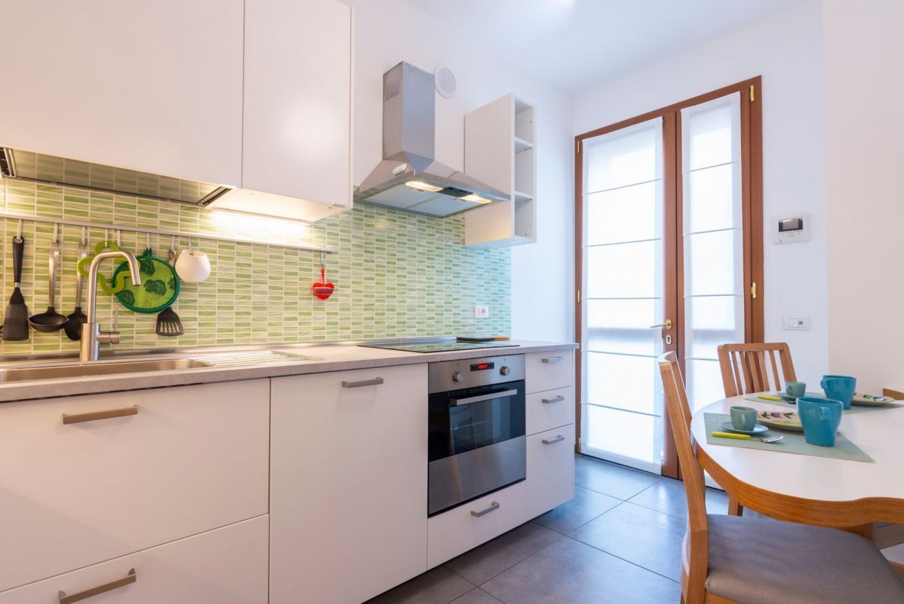 Mikrowelle, Geschirrspüler, Toaster, Eiswürfelbereiter