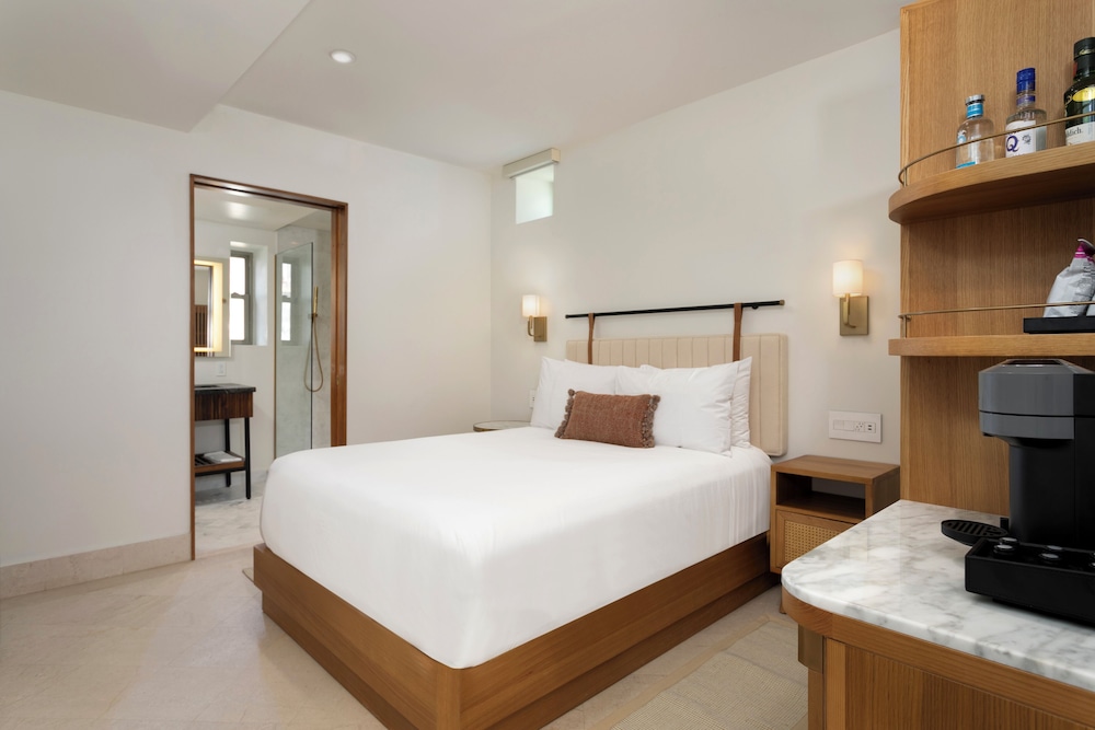 Alma San Juan by null