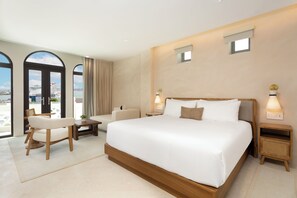 套房, 1 張特大雙人床, 陽台 (Plaza) | 舒適加層、迷你吧、客房內保險箱、書桌