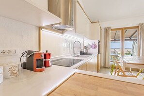 Kühlschrank, Mikrowelle, Ofen, Geschirrspüler