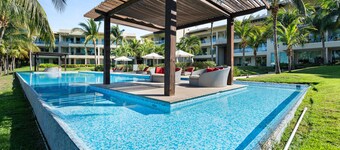 Tranquil Peninsula Golf 3BR Retreat