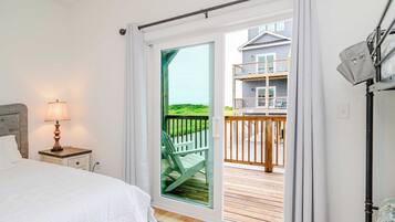 4 bedrooms, desk, iron/ironing board, travel cot