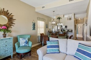 Chambre Duplex Deluxe | Aire de séjour | Téléviseur à écran plat, Netflix, Hulu, services de diffusion en continu
