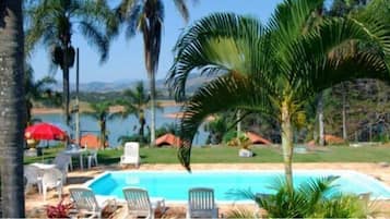 2 piscinas al aire libre