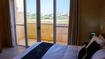 4 間睡房、熨斗/熨衫板、可攜式嬰兒床、免費 Wi-Fi