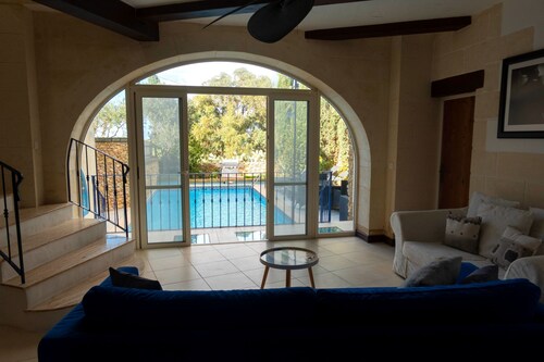 Dionisia Holiday Home