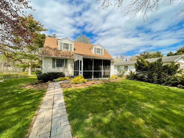 Exterior - 4 Bedroom House with Screened Porch, Sleeps 10 (West Cape May)