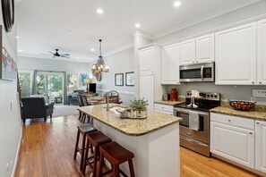 Fridge, microwave, oven, stovetop - Marsh & River Views, Large Screen Porch, Community Pool & Dock - Crawdads Sing (Folly Beach)