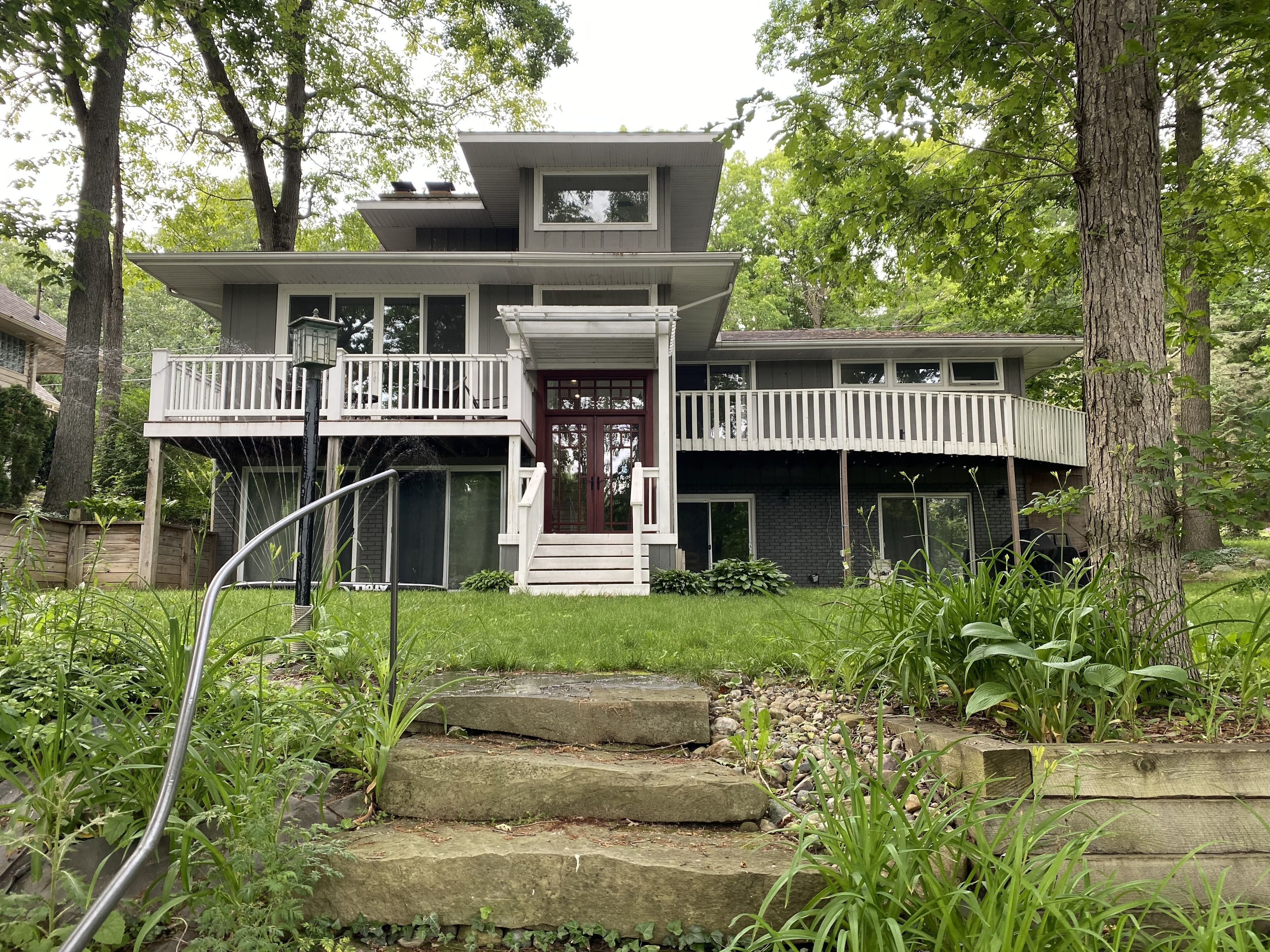 Luxury Lakefront Villa on All-Sports Lake in Irish Hills