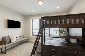 4 Schlafzimmer, Bügeleisen/Bügelbrett, kostenloses WLAN, Bettwäsche