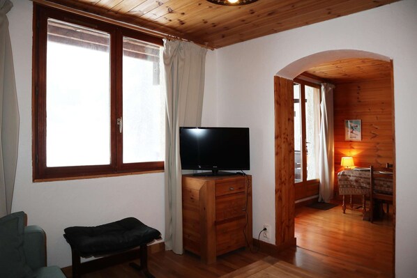 TV - Beautiful 3-room apartment sleeps 7 (LES ORRES 1650)