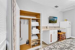 1 bedroom, iron/ironing board, WiFi, bed sheets