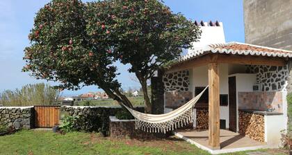 Casa do Poço - Little house, located in the heart of a calm and rural village.