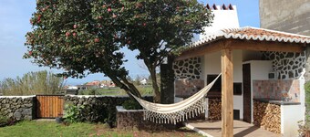 Casa do Poço - Little house, located in the heart of a calm and rural village.
