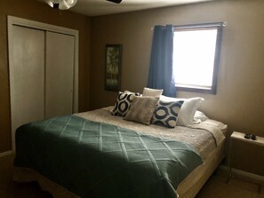 4 間睡房、可攜式嬰兒床、Wi-Fi、床單