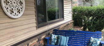 Family friendly home with easy lake access. 