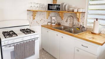 Comfort Villa, 3 Bedrooms, Private Pool, Lagoon View | Private kitchen | Full-size fridge, microwave, coffee/tea maker, toaster