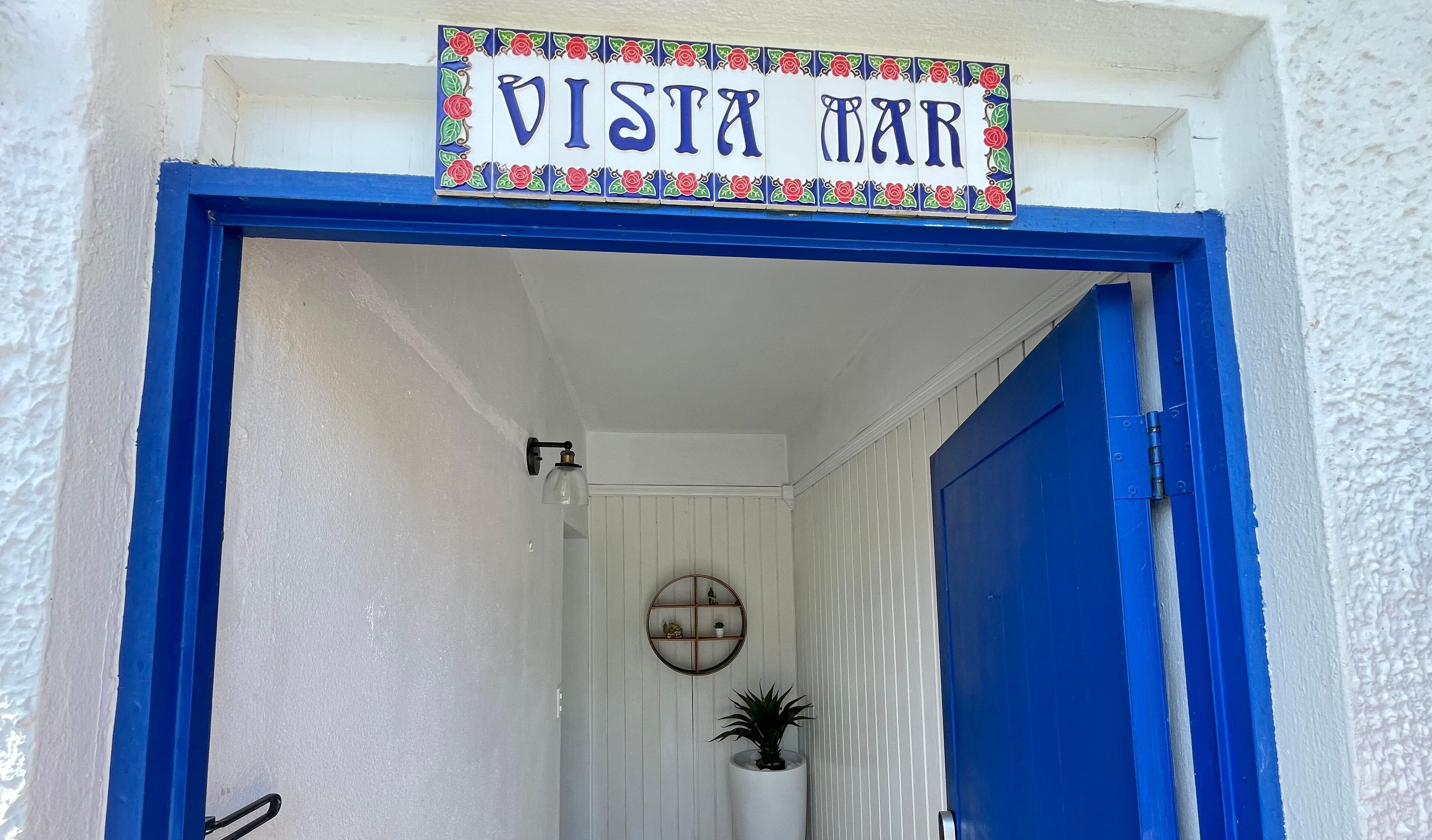 Panoramic Apartment, 2 Bedrooms, Hot Tub, Ocean View | Living area | 43-inch Smart TV with digital channels, Netflix, streaming services